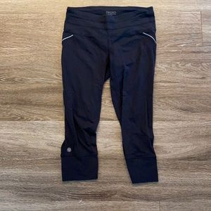 Athleta Capri leggings size MT